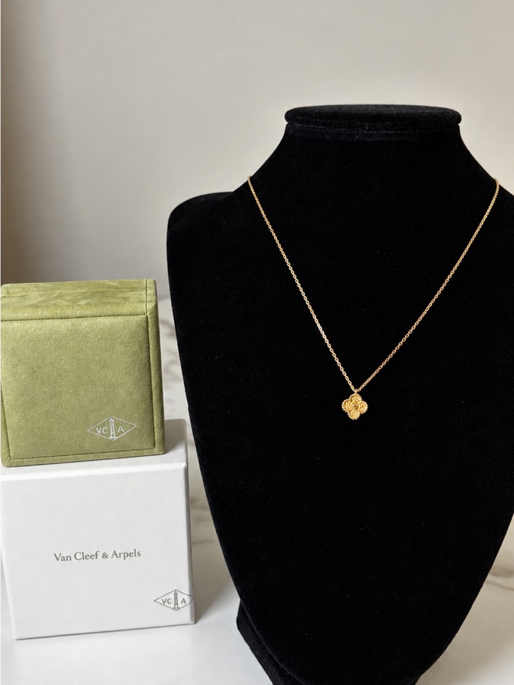 Van Cleef & Arpels Sweet Alhambra 18kt Rose Gold Necklace